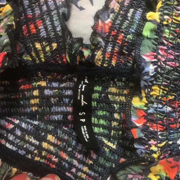 GORGEOUS smocked top from URBAN OUTFITTERS. Size S - Picture 5 of 5